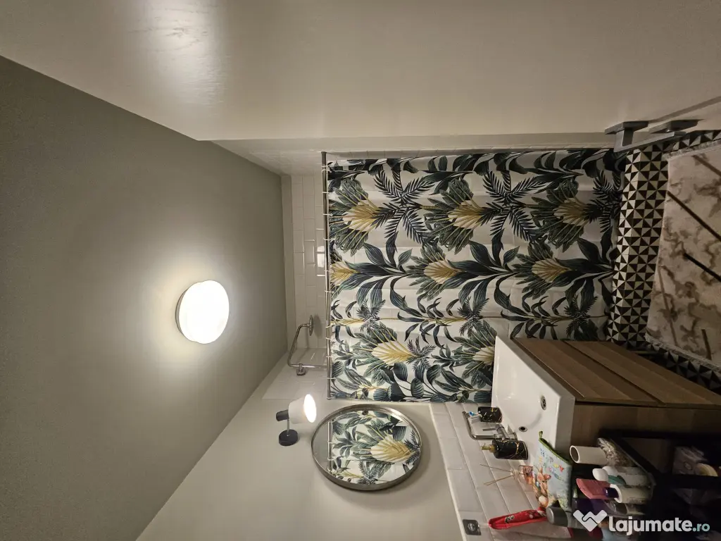 Apartament 4 camere de vanzare