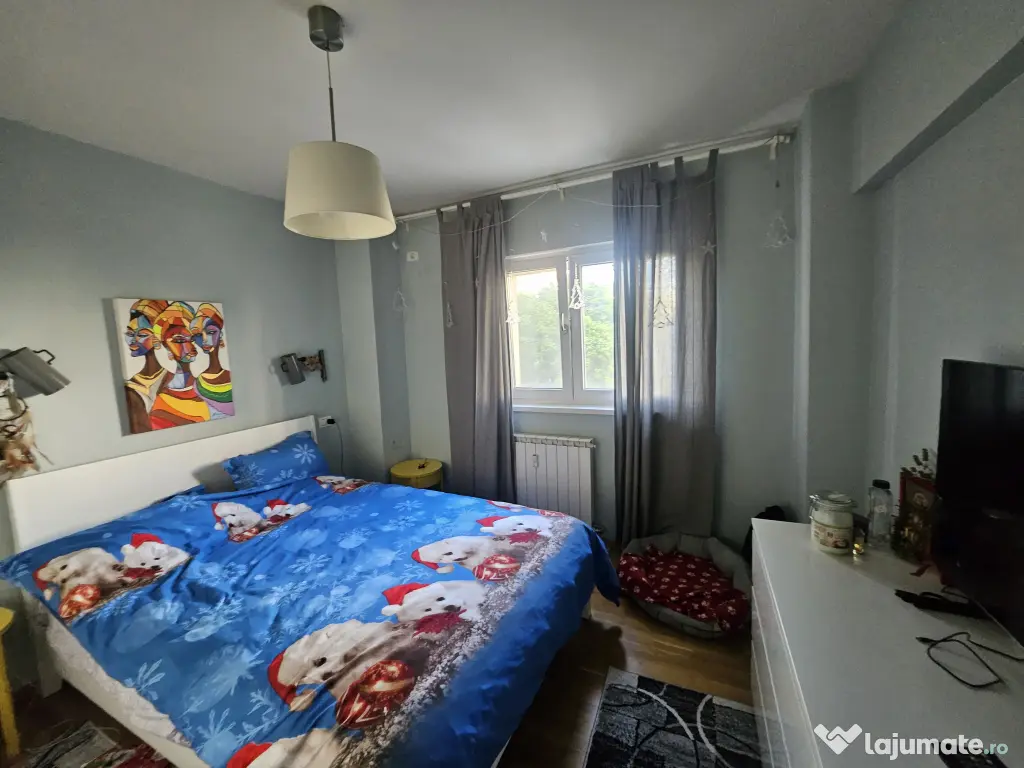 Apartament 4 camere de vanzare