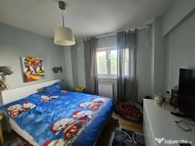 Apartament 4 camere de vanzare