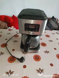 Cafetiera în stare noua in garanție foarte buna vindere urgent 