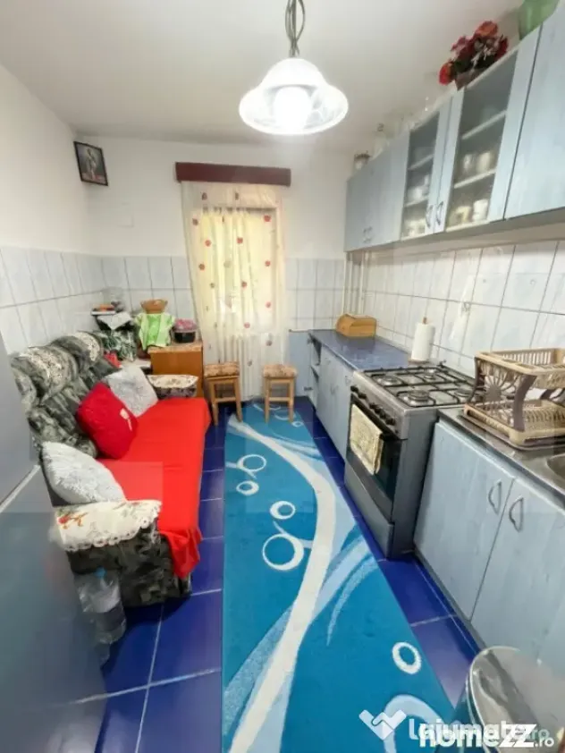 Apartament cu doua camere, semidecomandat, etaj 1, zona Buco - Botosani (Botosani)