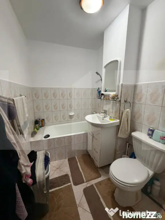 Apartament cu doua camere, semidecomandat, etaj 1, zona Buco - Botosani (Botosani)