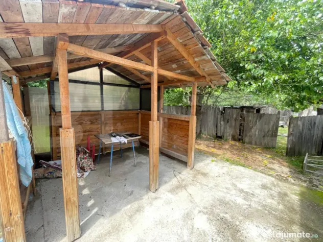 Casa 40mp,teren 880mp, zona Leamna de Sus