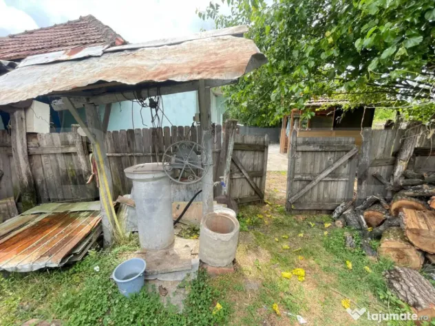Casa 40mp,teren 880mp, zona Leamna de Sus