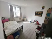 Apartament cu 4 camere de vânzare în zona Maratei
