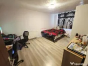 Apartament cu 4 camere de vânzare în zona Maratei 
