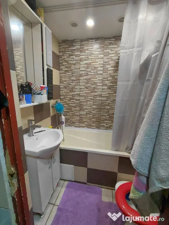 Apartament 2 camere, etaj 2, centrală termică și aer c...