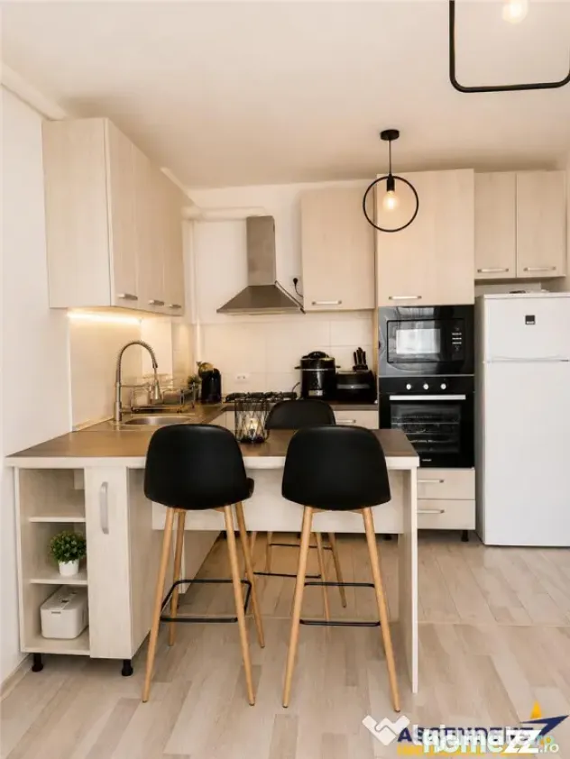 Apartament tip studio, etaj2, cartier Tractorul, Brasov