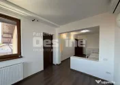 Oferim spre PRIMA inchiere 1/2 duplex renovat complet. 