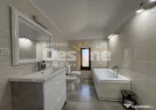 Oferim spre PRIMA inchiere 1/2 duplex renovat complet. 