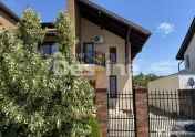Oferim spre PRIMA inchiere 1/2 duplex renovat complet. 