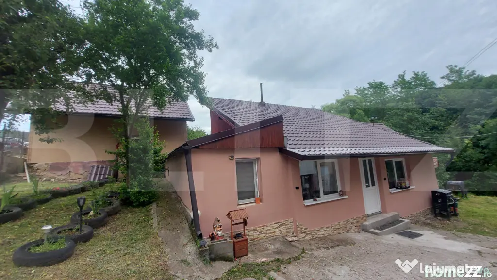 Valcele - 3 Case + 1.980 mp teren intravilan I Ape minerale - Valcele (Covasna)