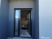Duplex pe parter - 4 camere - zona buna - suprafete generoas 