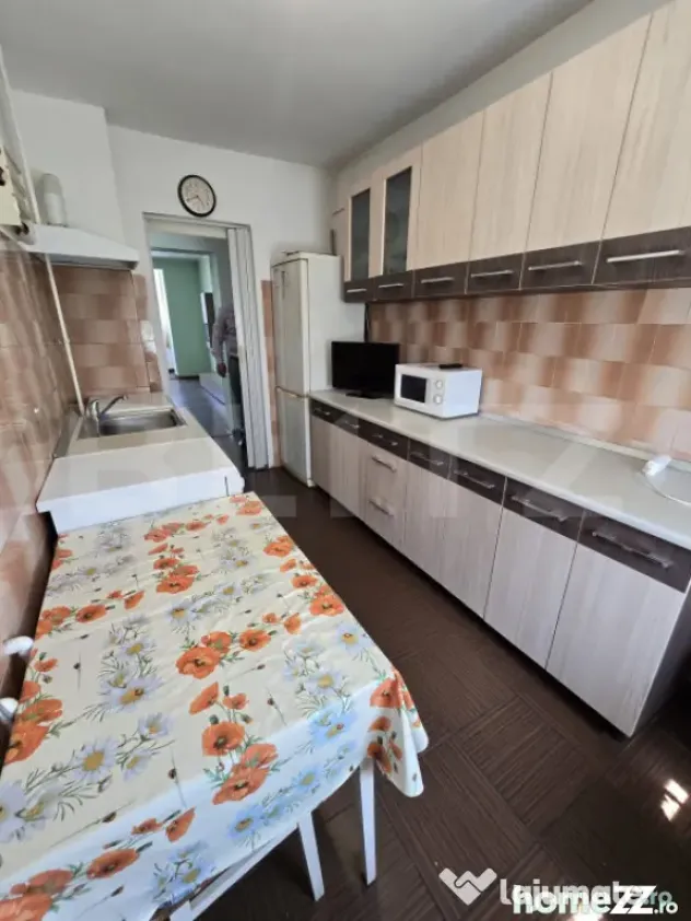 Apartament cu 3 camere, 70 mp, zona Reghin - Reghin (Mures)