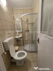 Vând apartament spațios cu 3 camere, 70 mp, Reghin 