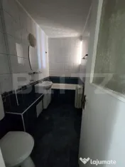 Vând apartament spațios cu 3 camere, 70 mp, Reghin 
