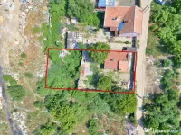Casă de renovat sau demolat, cu teren de 601 mp, în Arad 