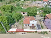 Casă de renovat sau demolat, cu teren de 601 mp, în Arad 