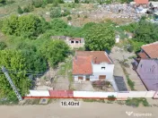 Casă de renovat sau demolat, cu teren de 601 mp, în Arad 