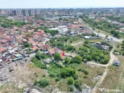 Casă de renovat sau demolat, cu teren de 601 mp, în Arad 