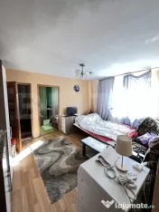 Apartament 2 camere et.1 de vânzare – Strada Decebal 