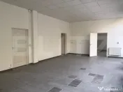 Inchiriere spatiu comercial cu vitrina stradală de 20ml 