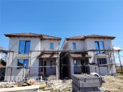 Duplex despartit prin C.T.- dormitor la parter - canalizare 
