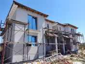 Duplex despartit prin C.T.- dormitor la parter - canalizare 