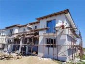 Duplex despartit prin C.T.- dormitor la parter - canalizare 