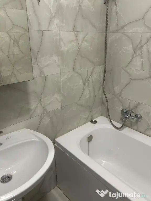 Inchiriez apartament studio 2 cam + loc parcare in Militari Residence