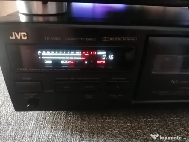 Linie JVC formata din deck, cd si minidisc recorder
