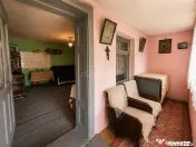 Casa de cu 2112 mp teren 