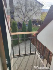 Apartament modern la curte 