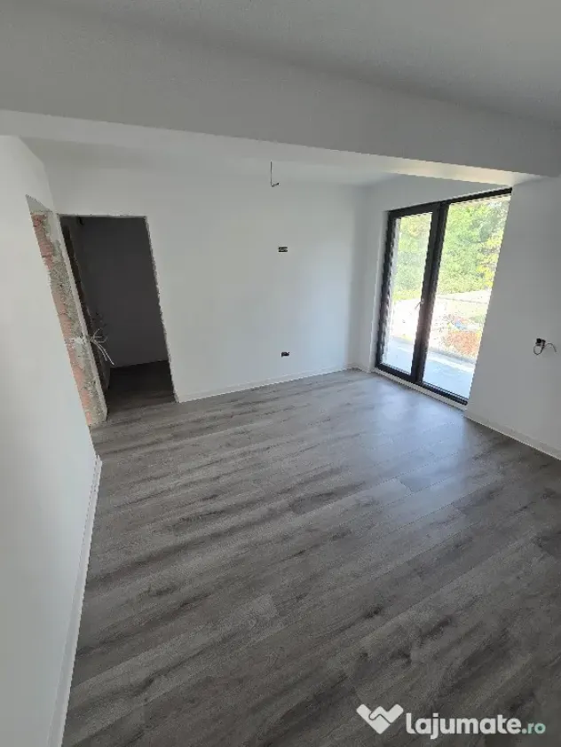 Duplex modern în Corbeanca, toate utilitățile, curte proprie și finisa