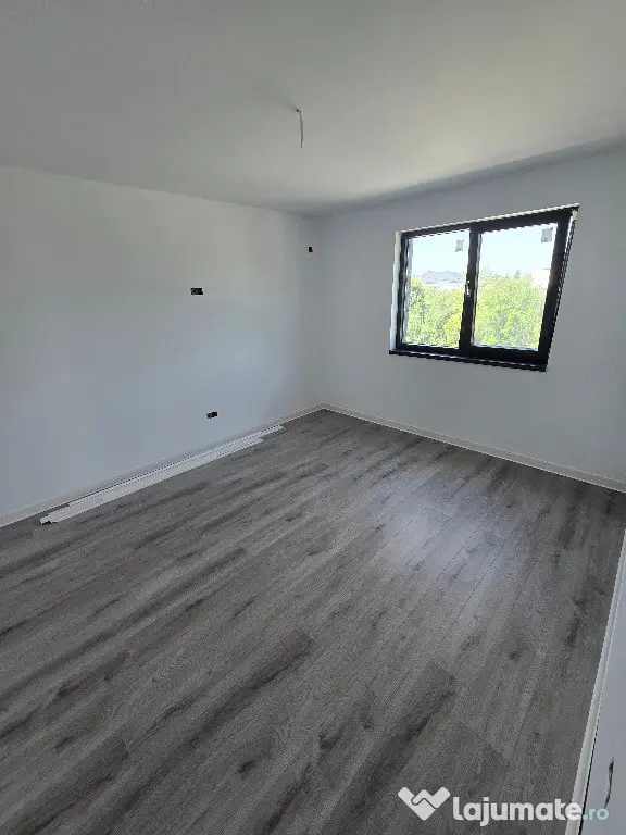 Duplex modern în Corbeanca, toate utilitățile, curte proprie și finisa