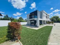 Duplex modern în Corbeanca, toate utilitățile, curte proprie finisaje