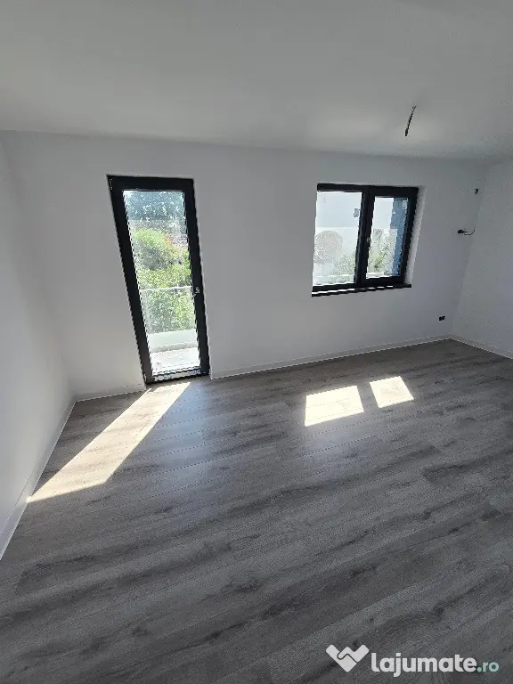 Duplex modern în Corbeanca, toate utilitățile, curte proprie și finisa