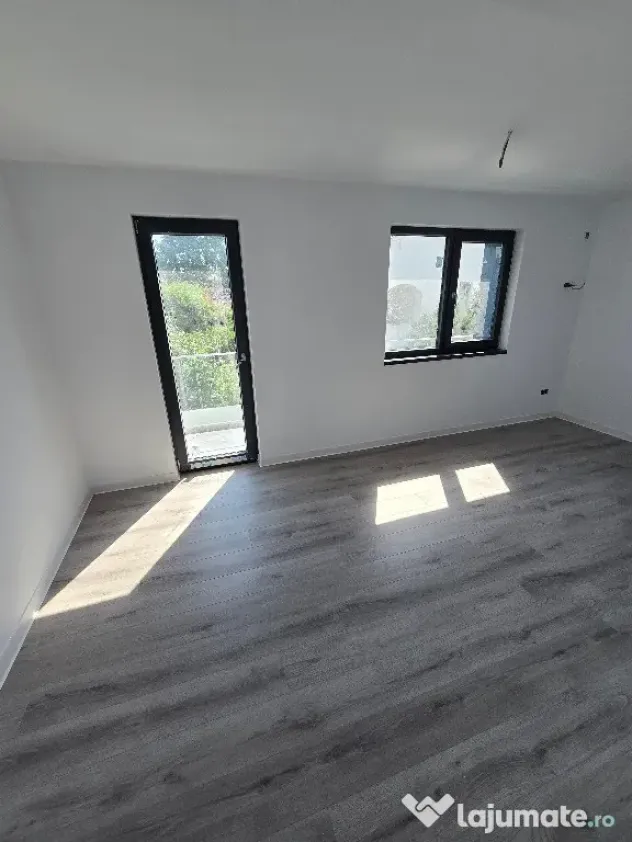 Duplex modern în Corbeanca, toate utilitățile, curte proprie și finisa