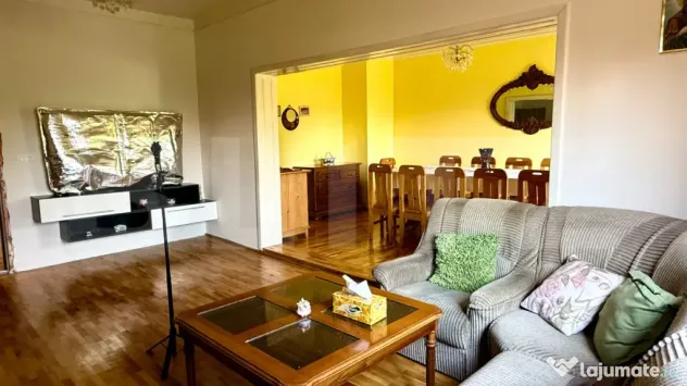 Casă cu 6 camere, 180 mp, zona Izvoarele