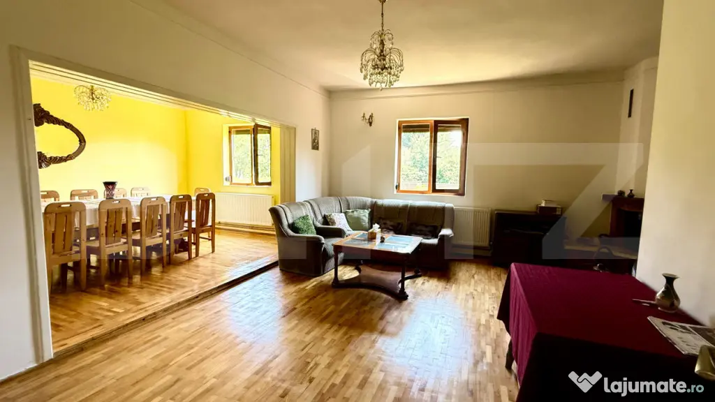 Casă cu 6 camere, 180 mp, zona Izvoarele