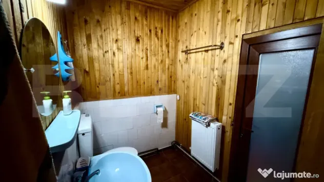 Casă cu 6 camere, 180 mp, zona Izvoarele
