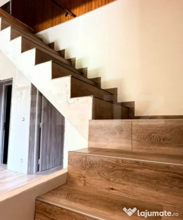 Casă cu 6 camere, 180 mp, zona Izvoarele