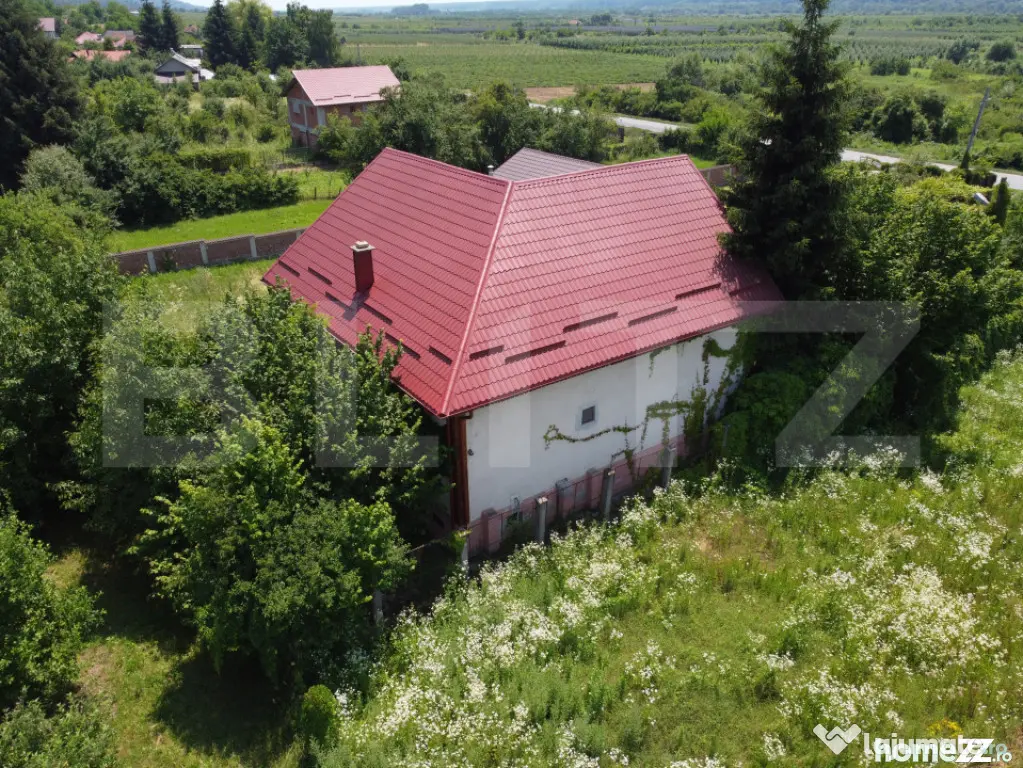 Casă cu 6 camere, 180 mp, zona Izvoarele