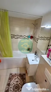 Apartament 2 camere si 2 balcoane, zona Episcopiei Roman 