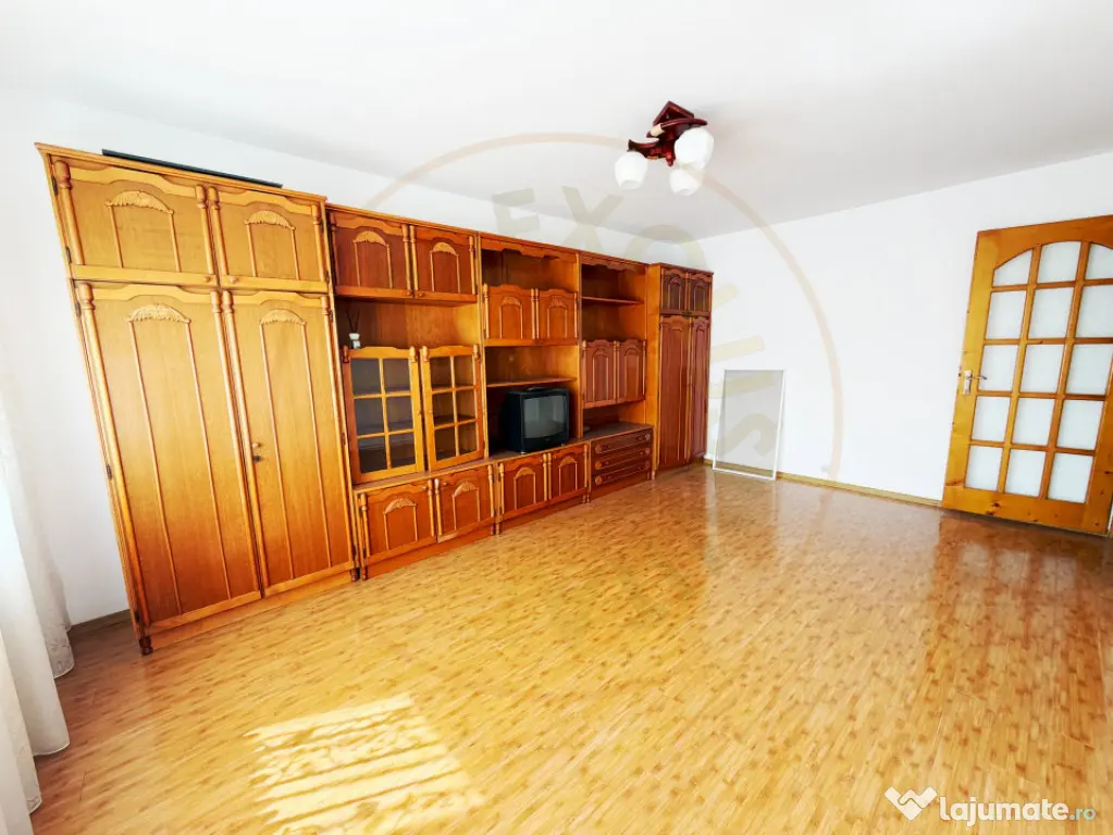 Apartament 3 camere decomandat + mansarda Curtea de Arges -
