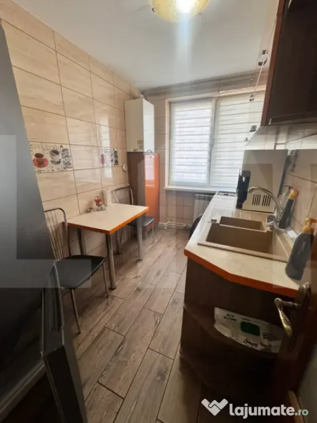 Apartament 2 camere - Ultracentral - Etaj 2/3 - Mobilat și