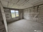 Casă la roșu, 110 mp, cu teren de 7 ari – Josenii Bârg? 