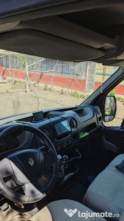 Campar Renault Master, euro 5, capacitate motor 2299, baie, bucătărie,aer condiționat, 3 locuri omologate