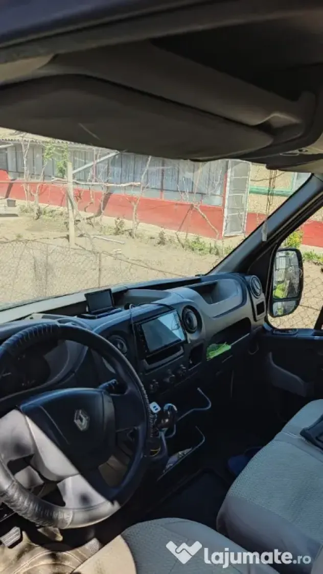Campar Renault Master, euro 5, capacitate motor 2299, baie, bucătărie,aer condiționat, 3 locuri omologate