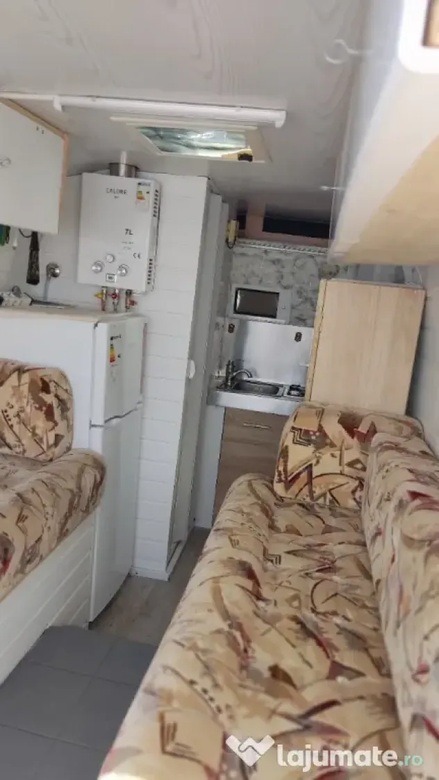 Campar Renault Master, euro 5, capacitate motor 2299, baie, bucătărie,aer condiționat, 3 locuri omologate